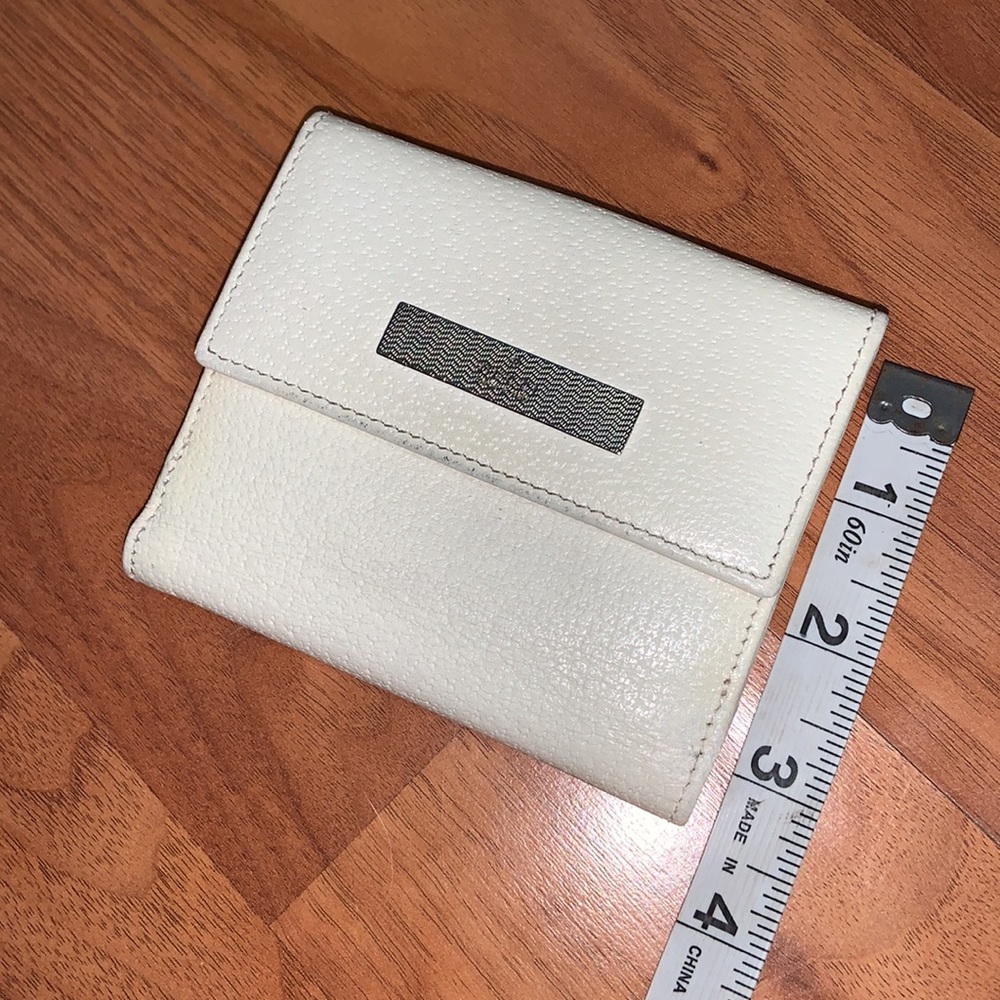 Authentic Vintage Gucci Leather Compact Wallet - Picture 16 of 16